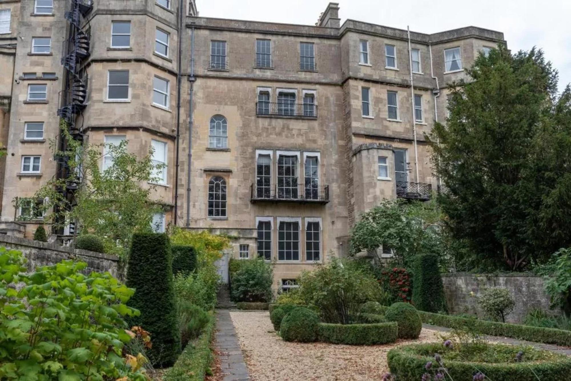 Oyo No 3 Hotel Bath Exterior foto